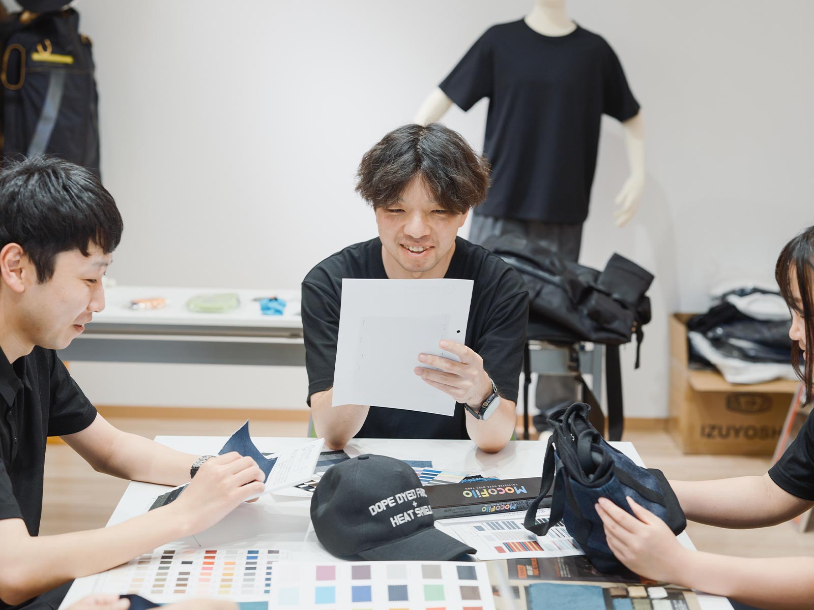 服飾資材 - 伊豆義株式会社