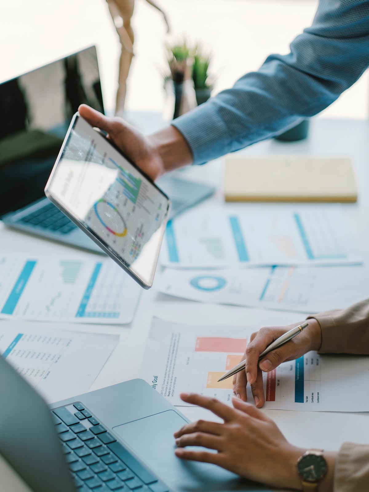 校閲 - 株式会社メディアプルーフ