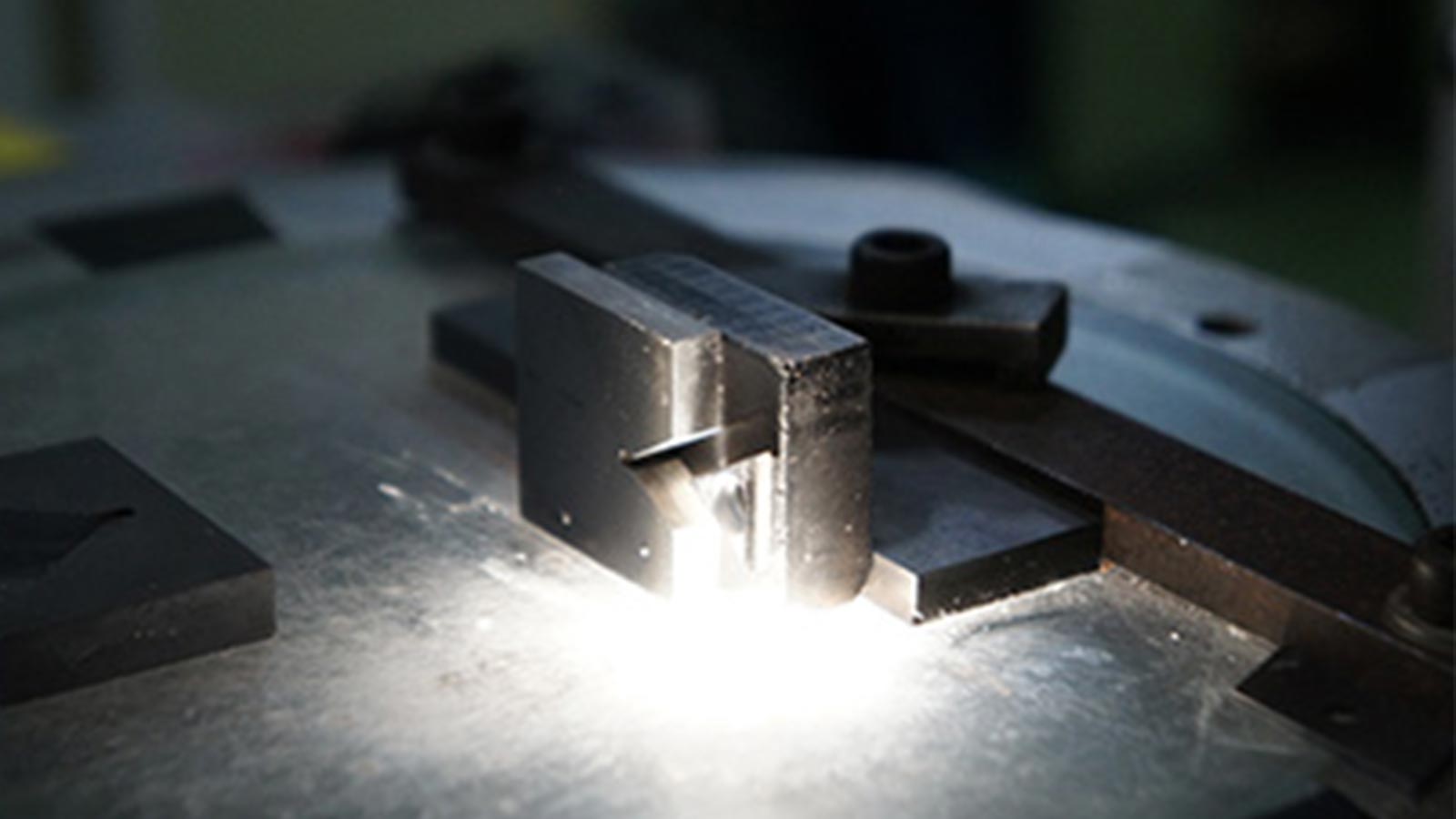 切削工具製造・再研磨 - 有限会社安永精工