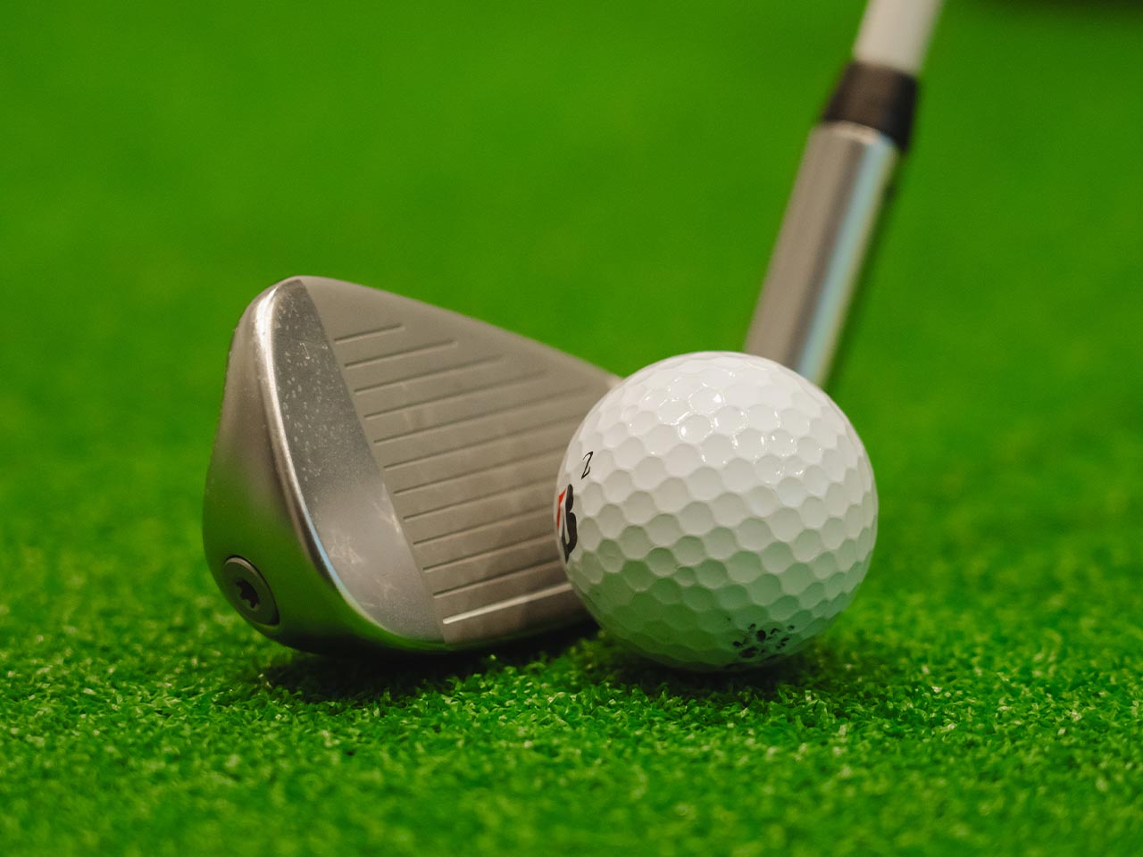 インドアゴルフ - 株式会社 EVANESS