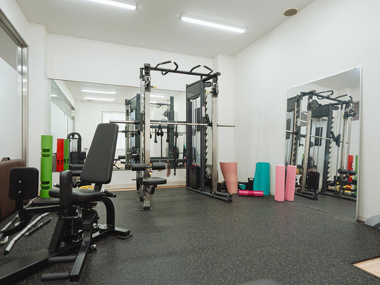 スポーツジム - 株式会社 EVANESS