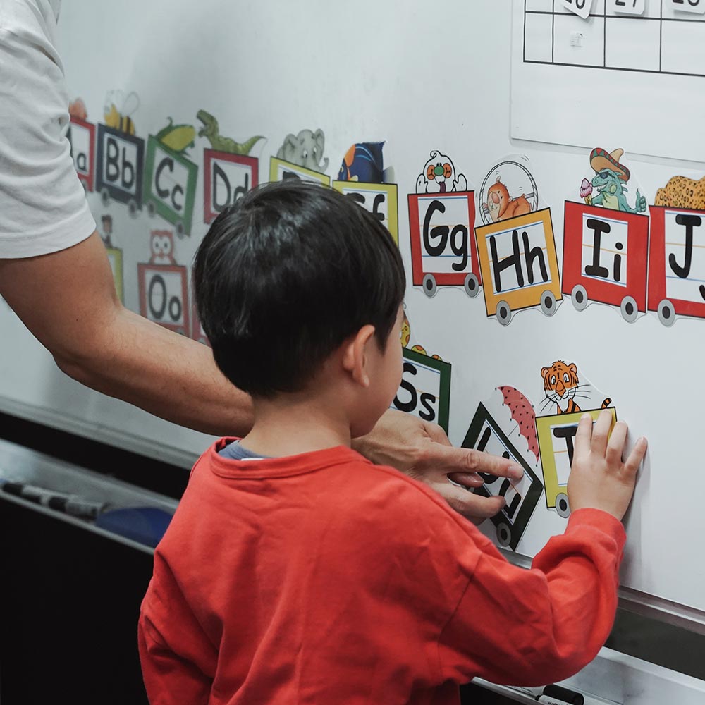 英会話教室でのレッスン - 英会話教室Shineee