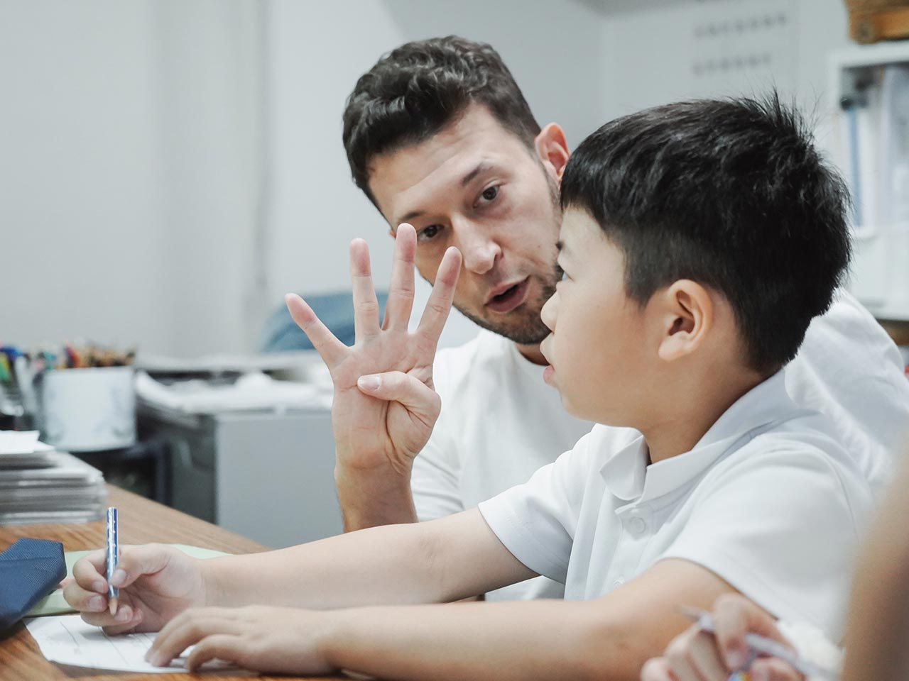 英会話教室でのレッスン - 英会話教室Shineee