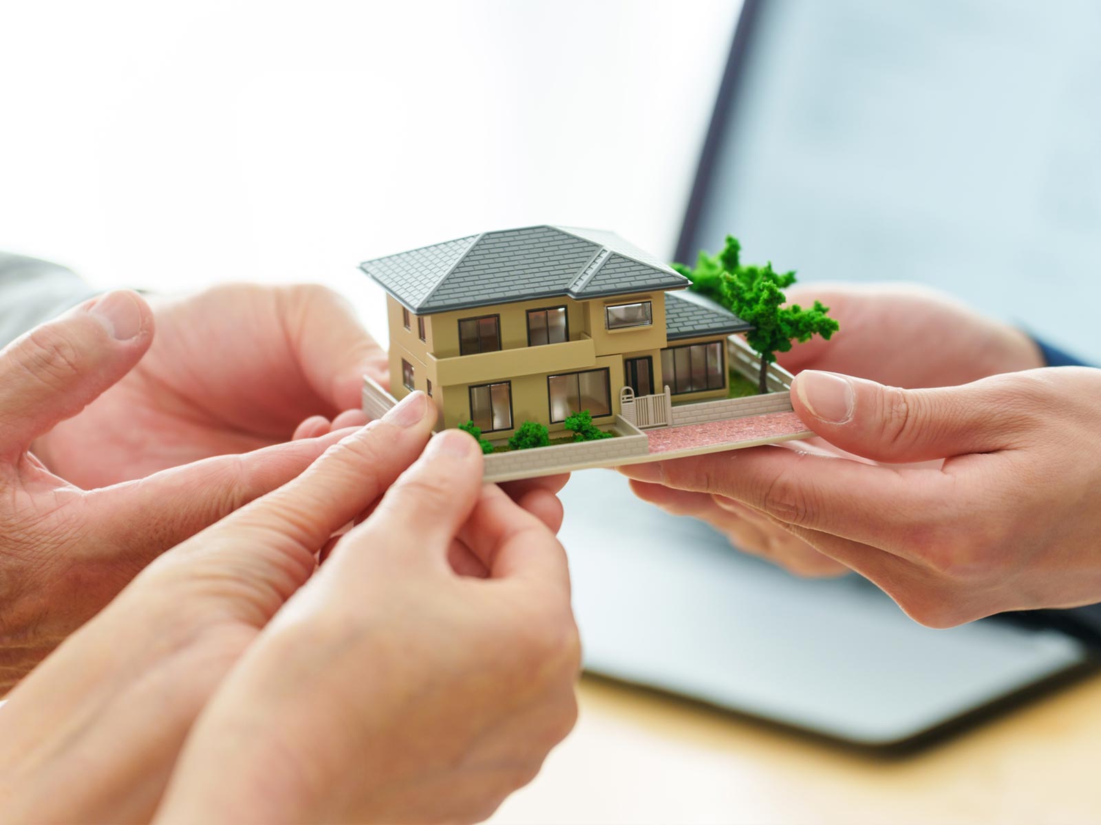 TOP - 株式会社Tcell