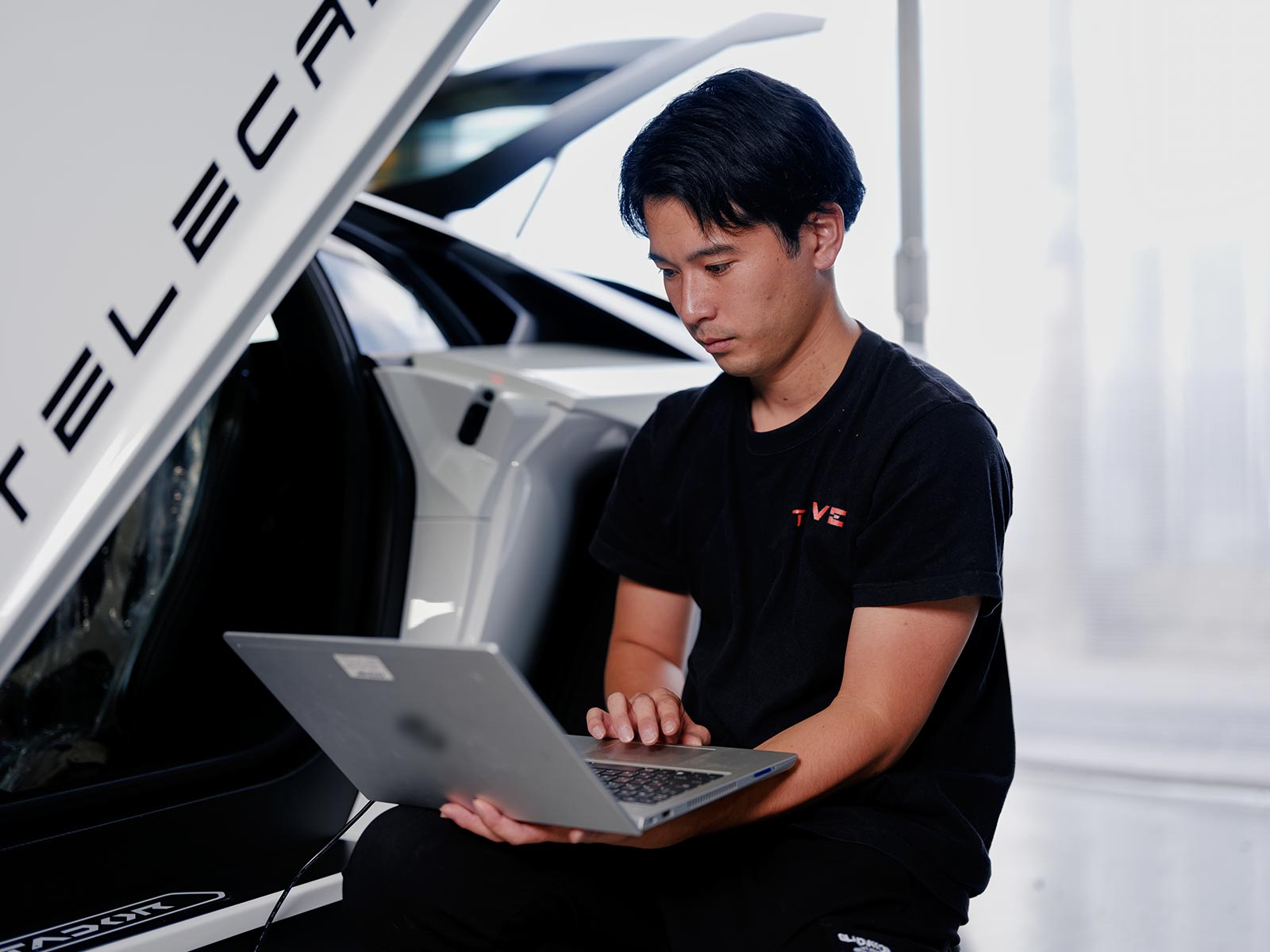 TOP - 株式会社TLAVE