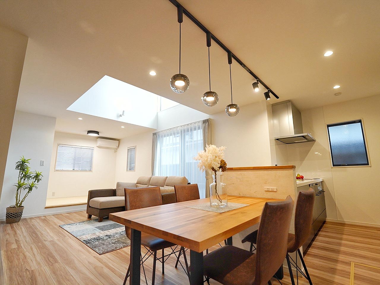 トップページ - 株式会社8Cabin建築工房