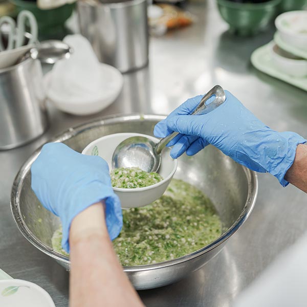 食材販売・委託調理 - 株式会社F&BT