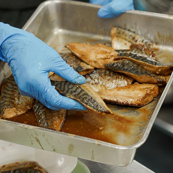 食材販売・委託調理 - 株式会社F&BT