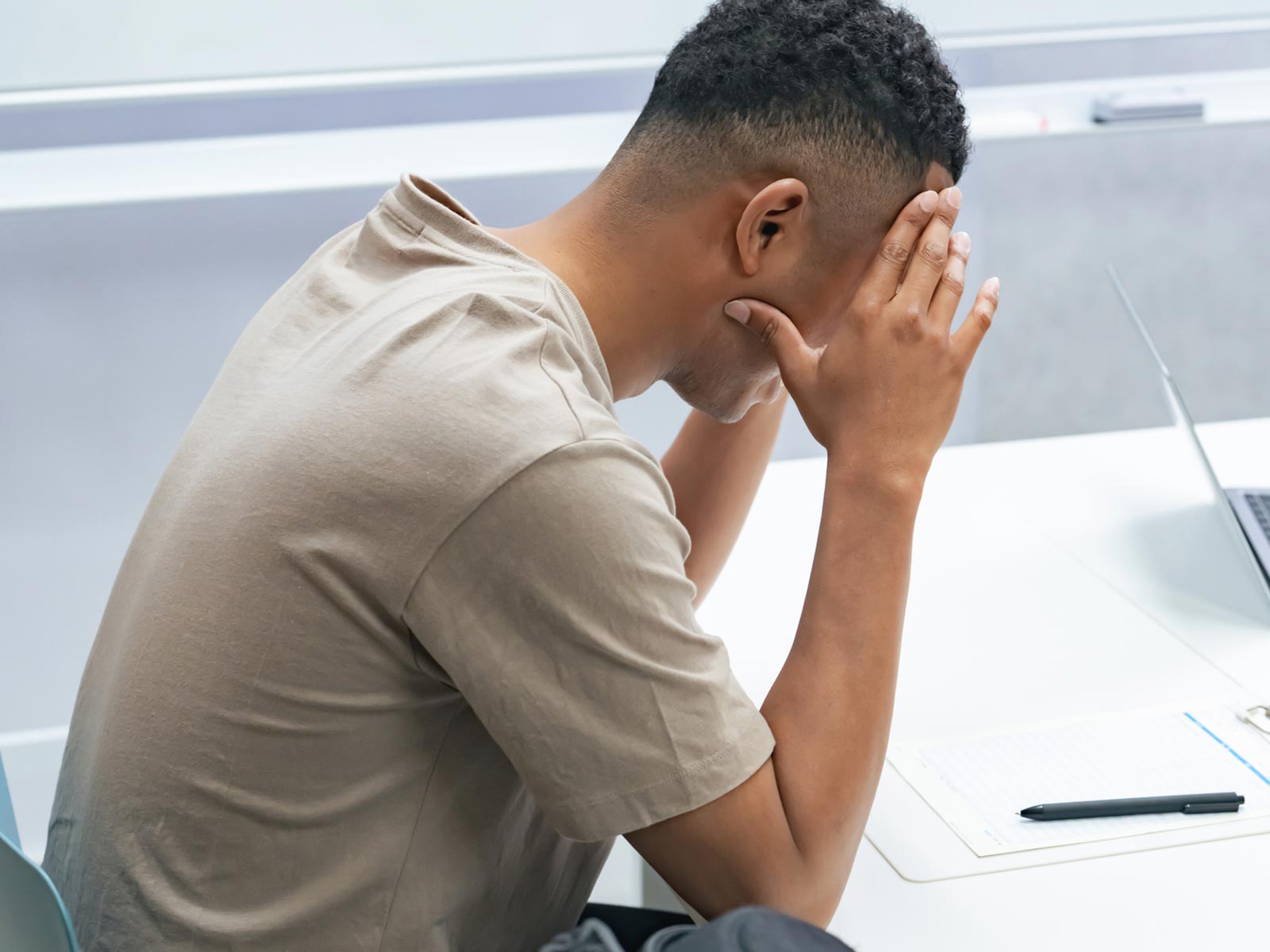 外国人在留資格関係 - 行政書士松田博子事務所