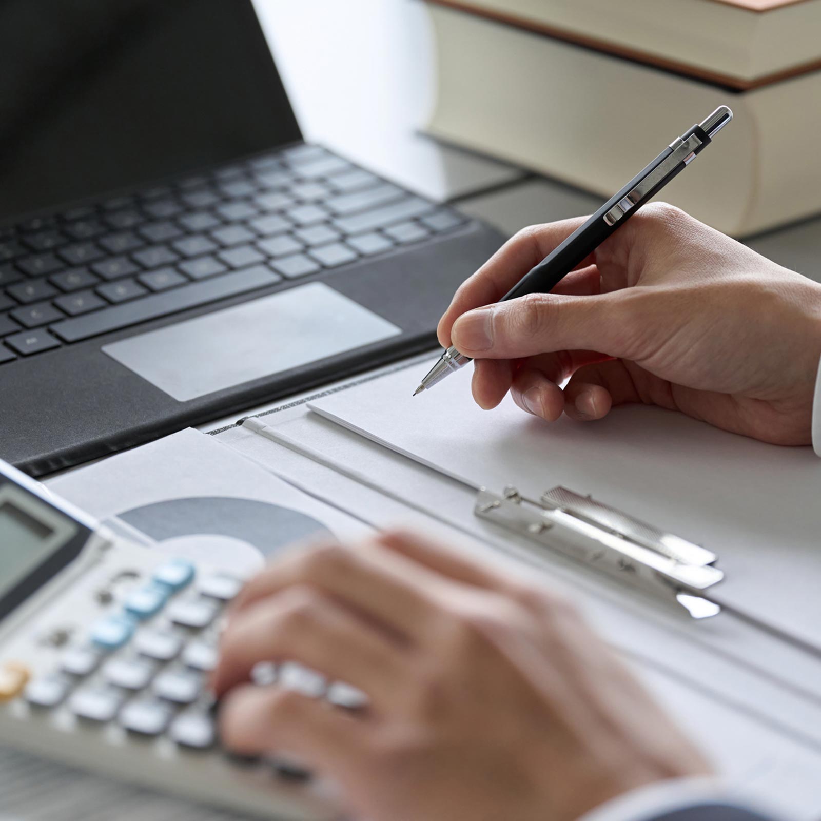 財務コンサルティング - 株式会社らいちょう