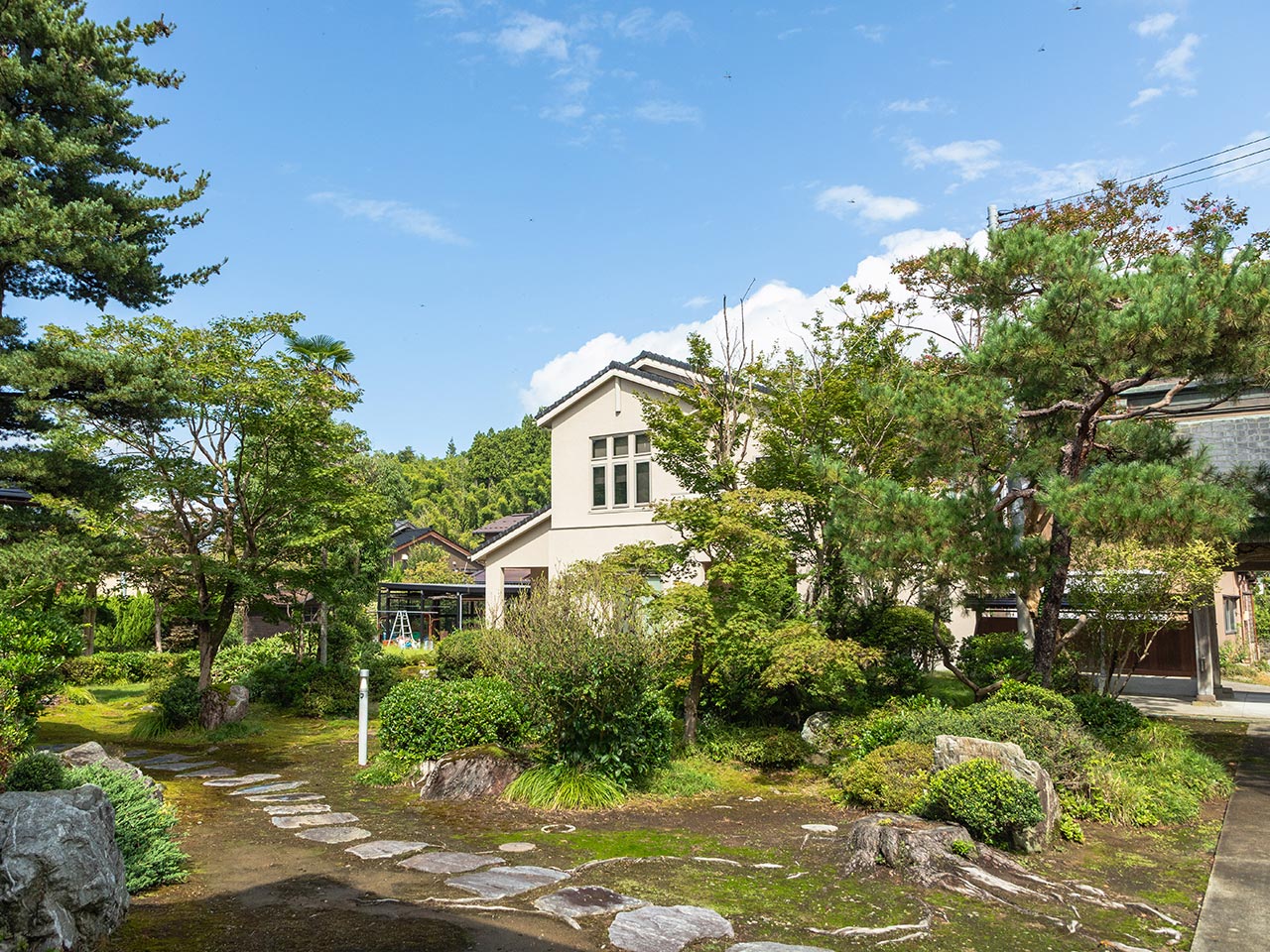 歴史の権威性と安心感 - 専徳寺