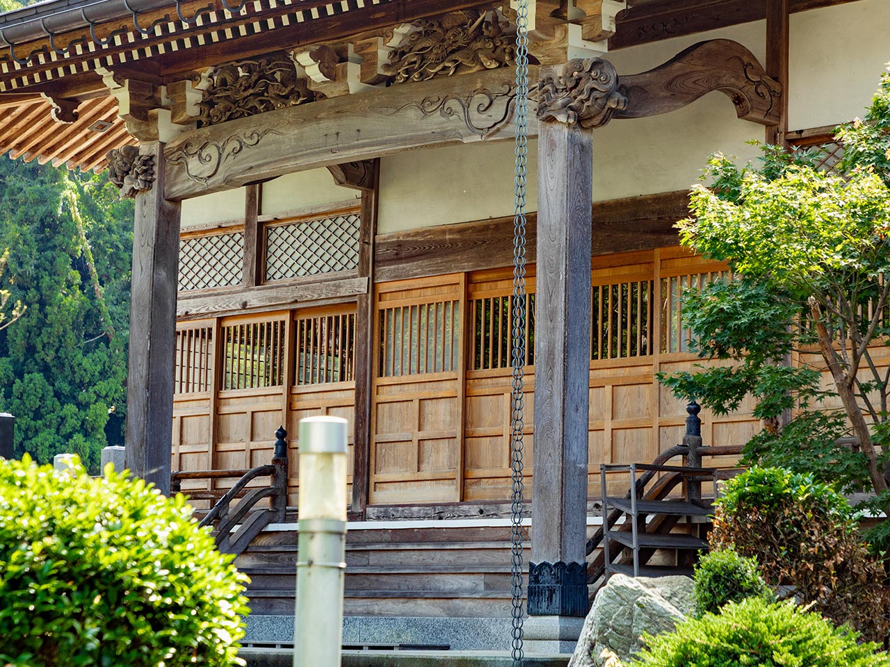 歴史の権威性と安心感 - 専徳寺