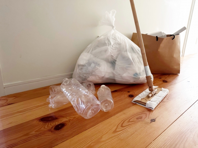 ハウスクリーニング - KOF