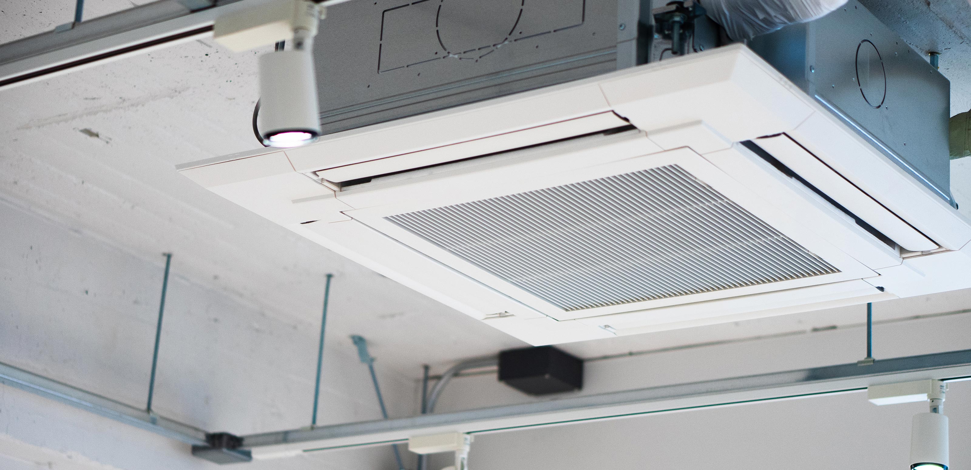 エアコン・電気工事 - 奥村電気空調株式会社