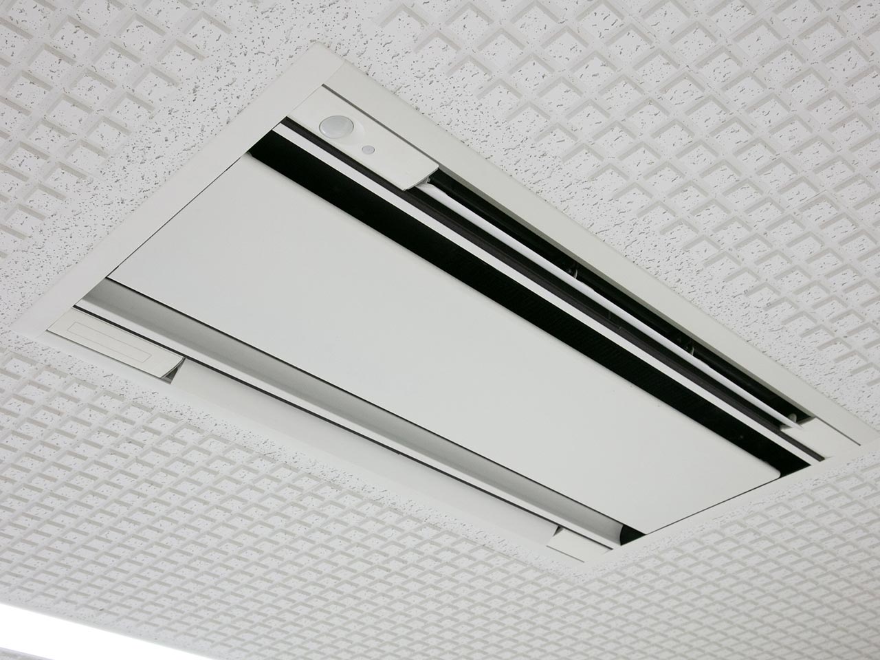 エアコン・電気工事 - 奥村電気空調株式会社