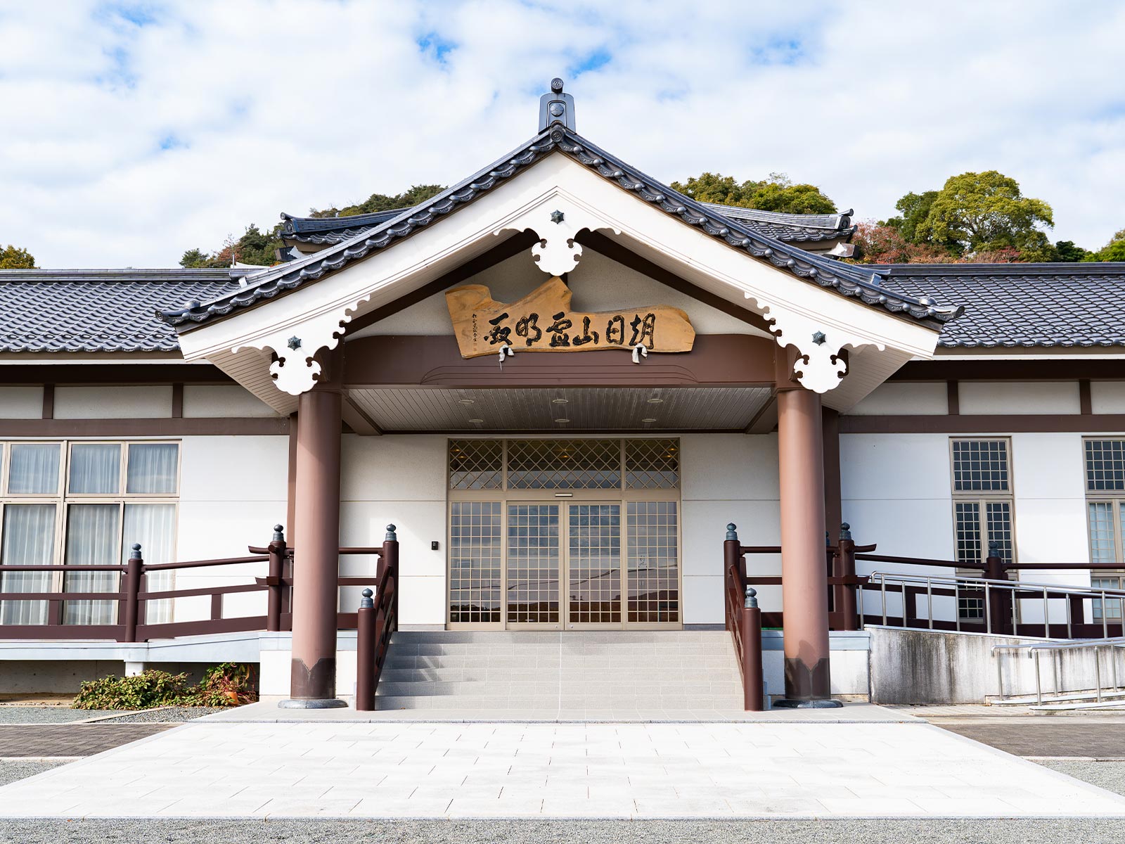 境内とご縁の案内 - 宗教法人 真照院