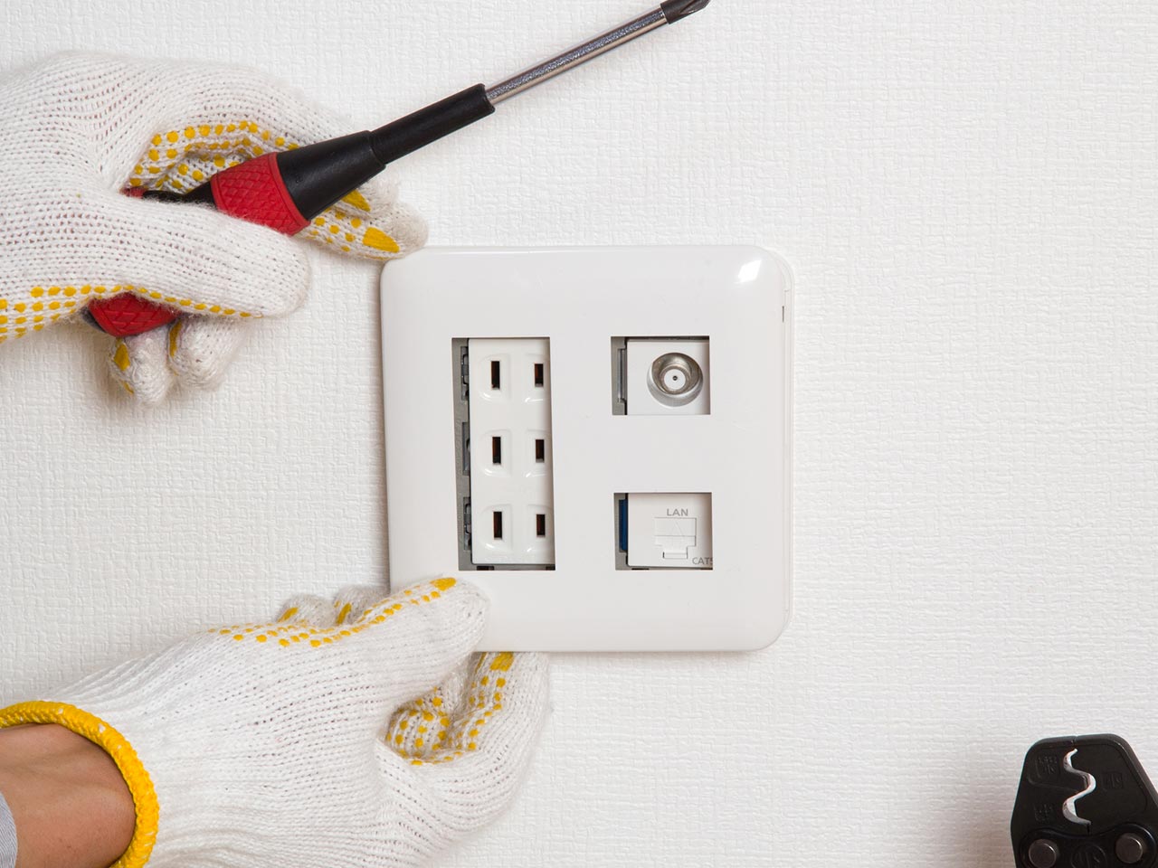 電気工事全般 - レイズジャパン合同会社