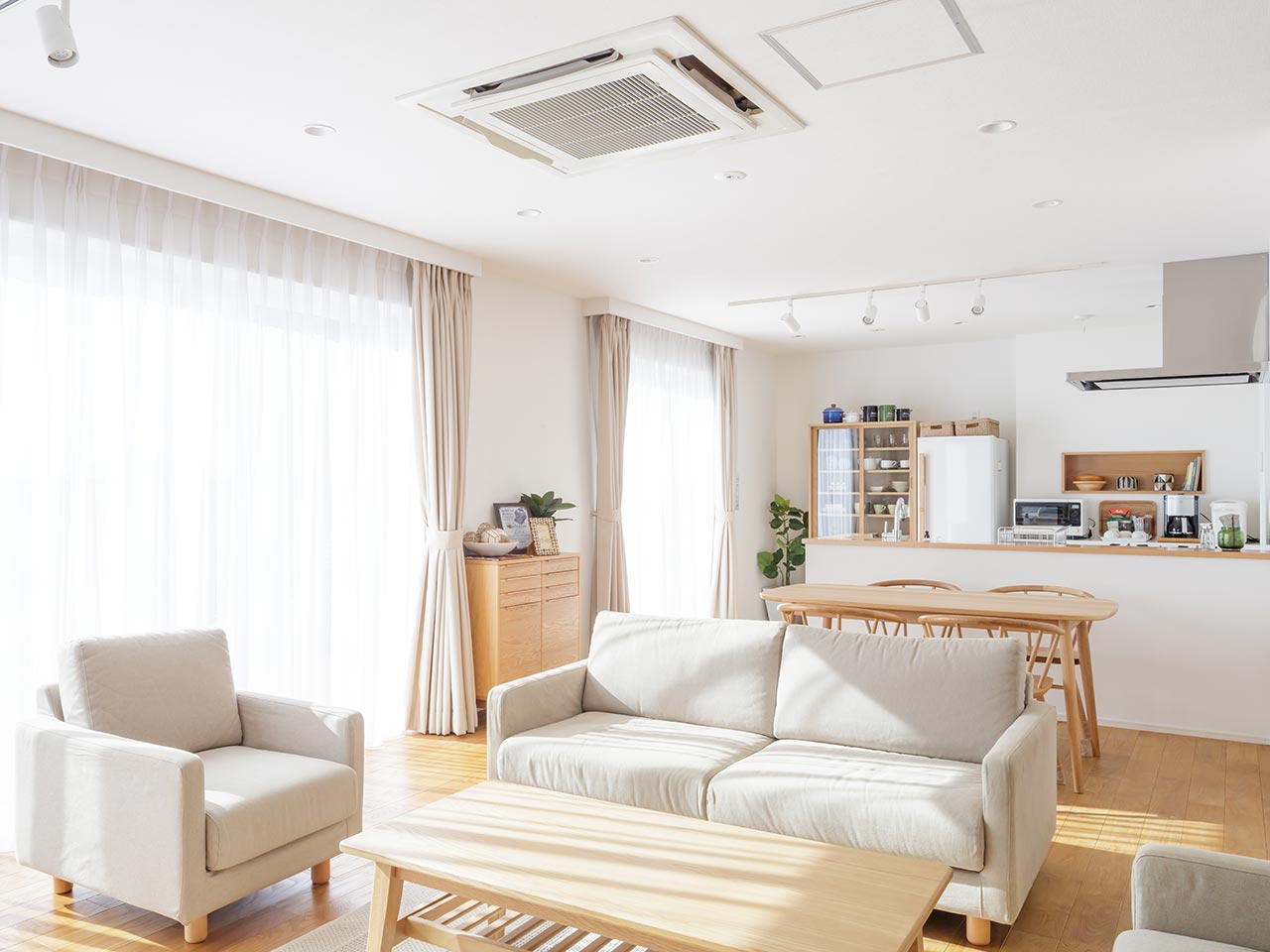 ハウスクリーニング - 株式会社 堀井建業