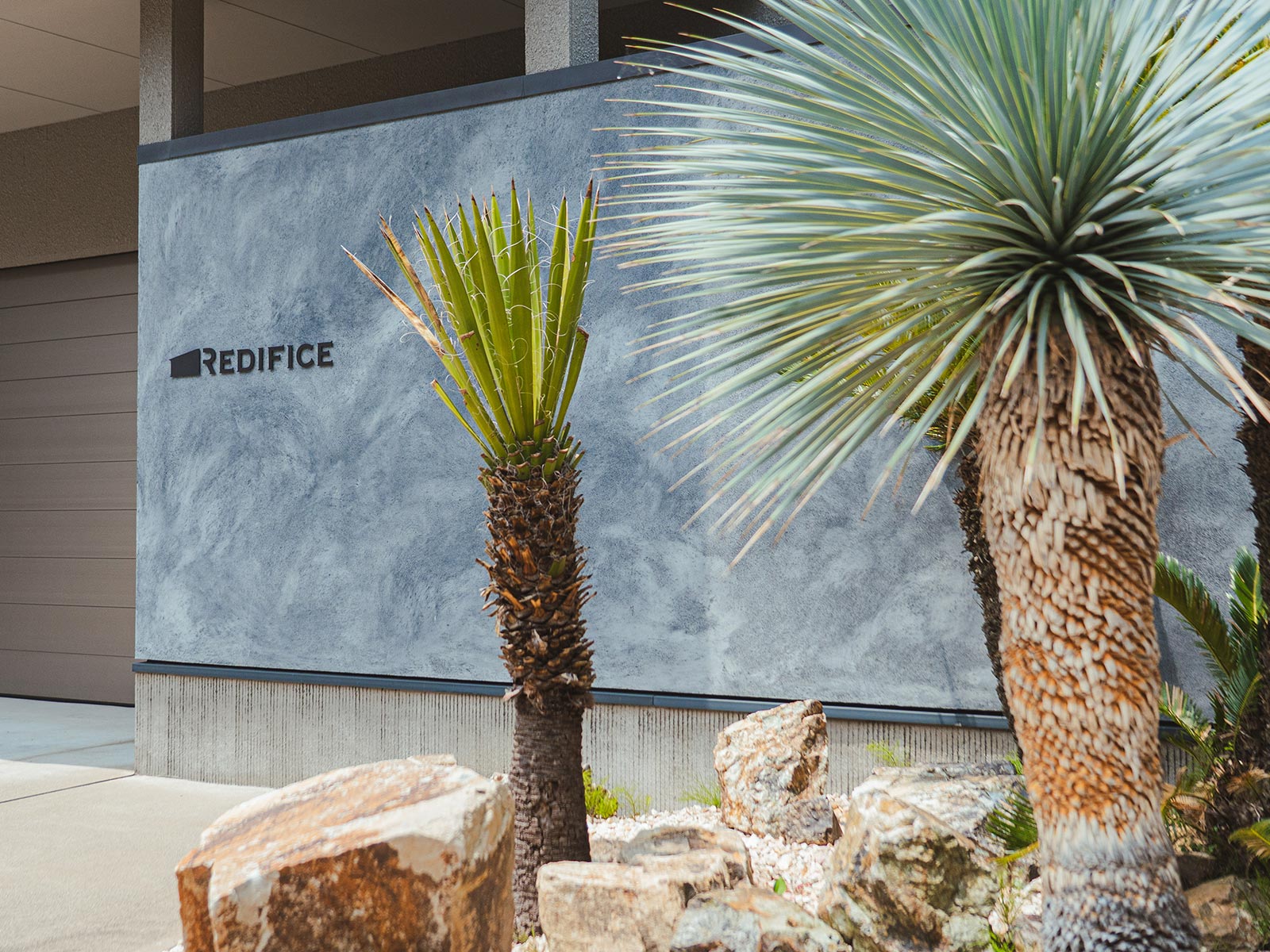 外壁工事サービス - 株式会社 Redifice