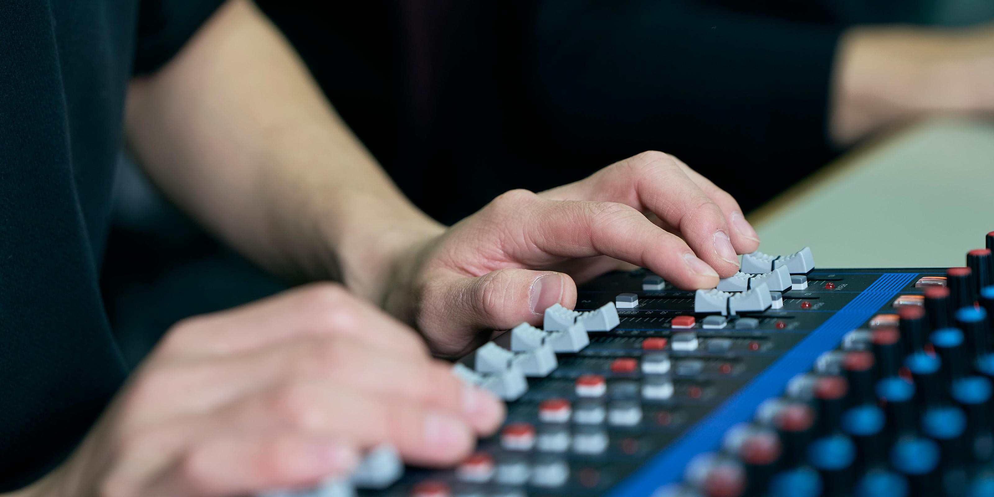 動画配信・PV製作 - コテツダイ株式会社