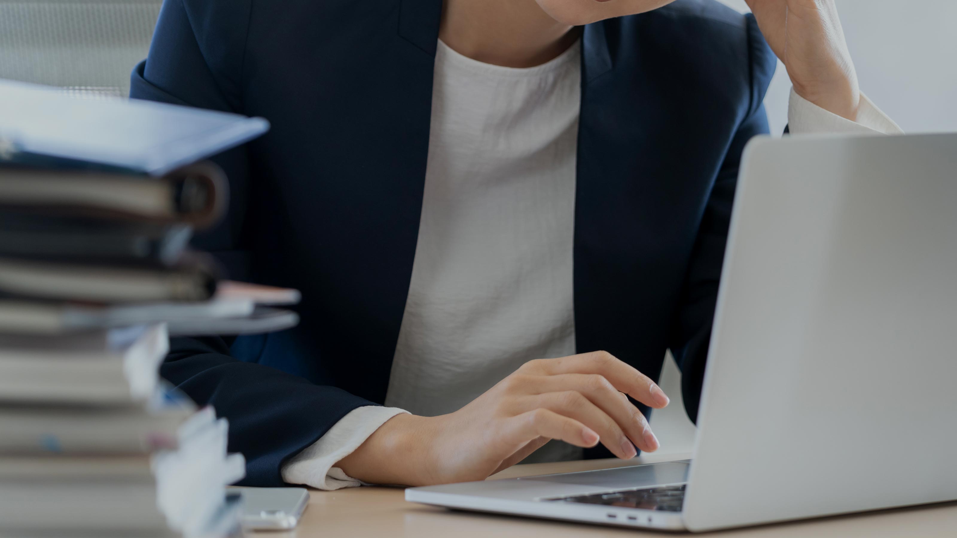 コンサルティング - 株式会社Plum