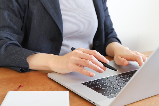 コンサルティング - 株式会社Plum