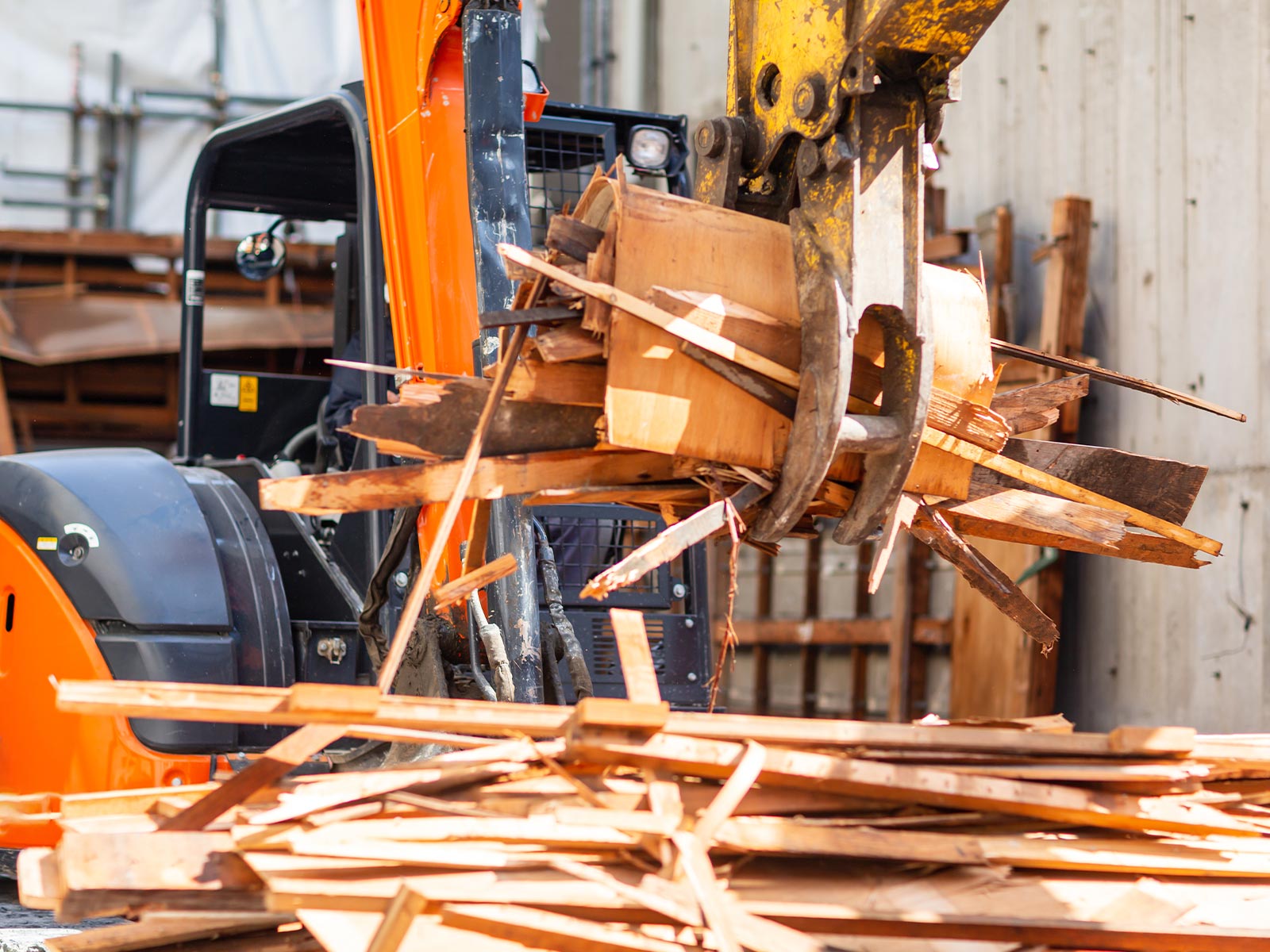 建設業 - 皇子解体工業