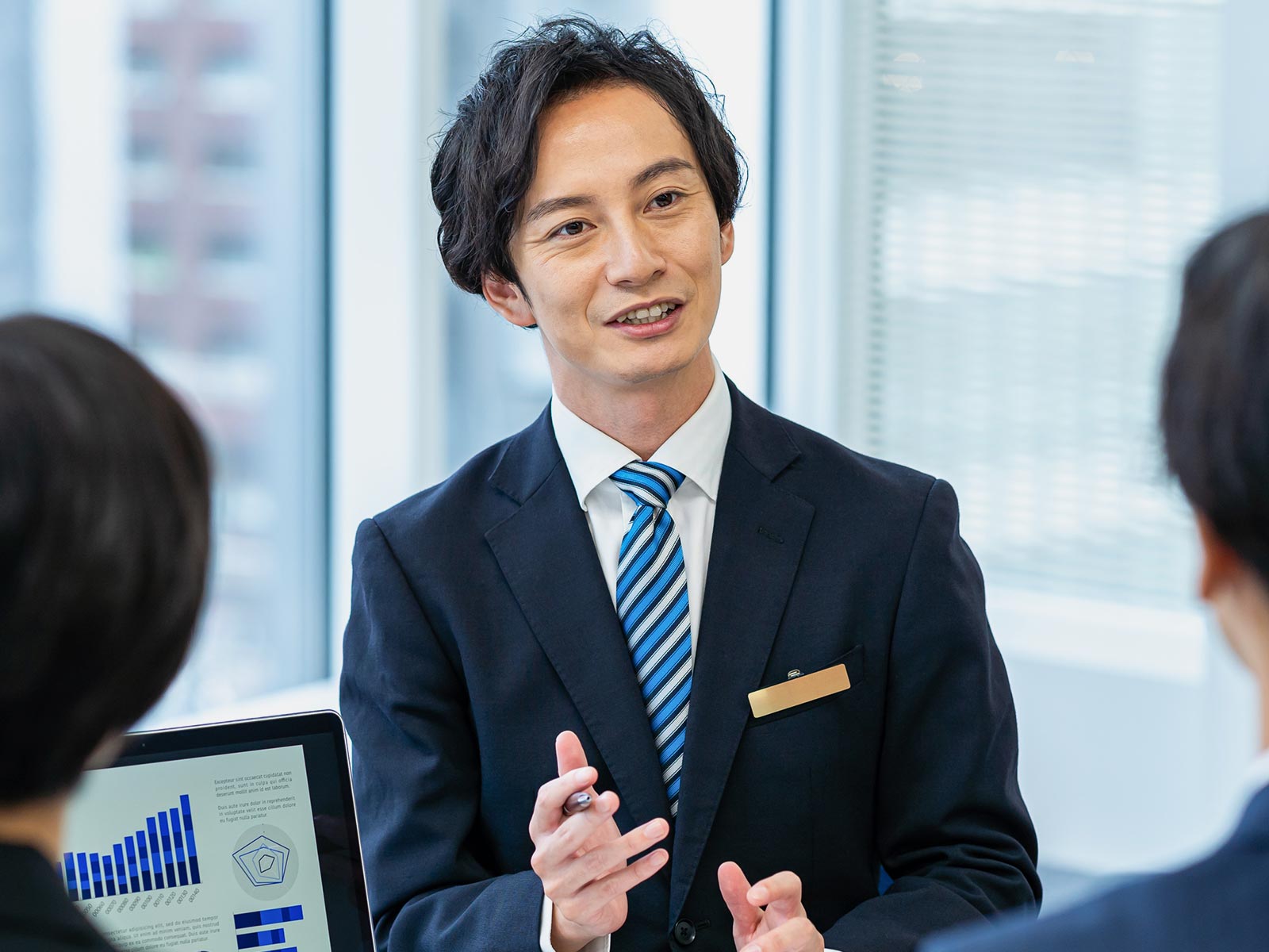 採用パンフレット制作 - みなりパートナーズ株式会社