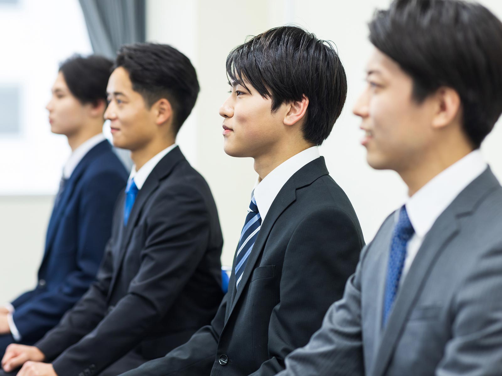 採用パンフレット制作 - みなりパートナーズ株式会社