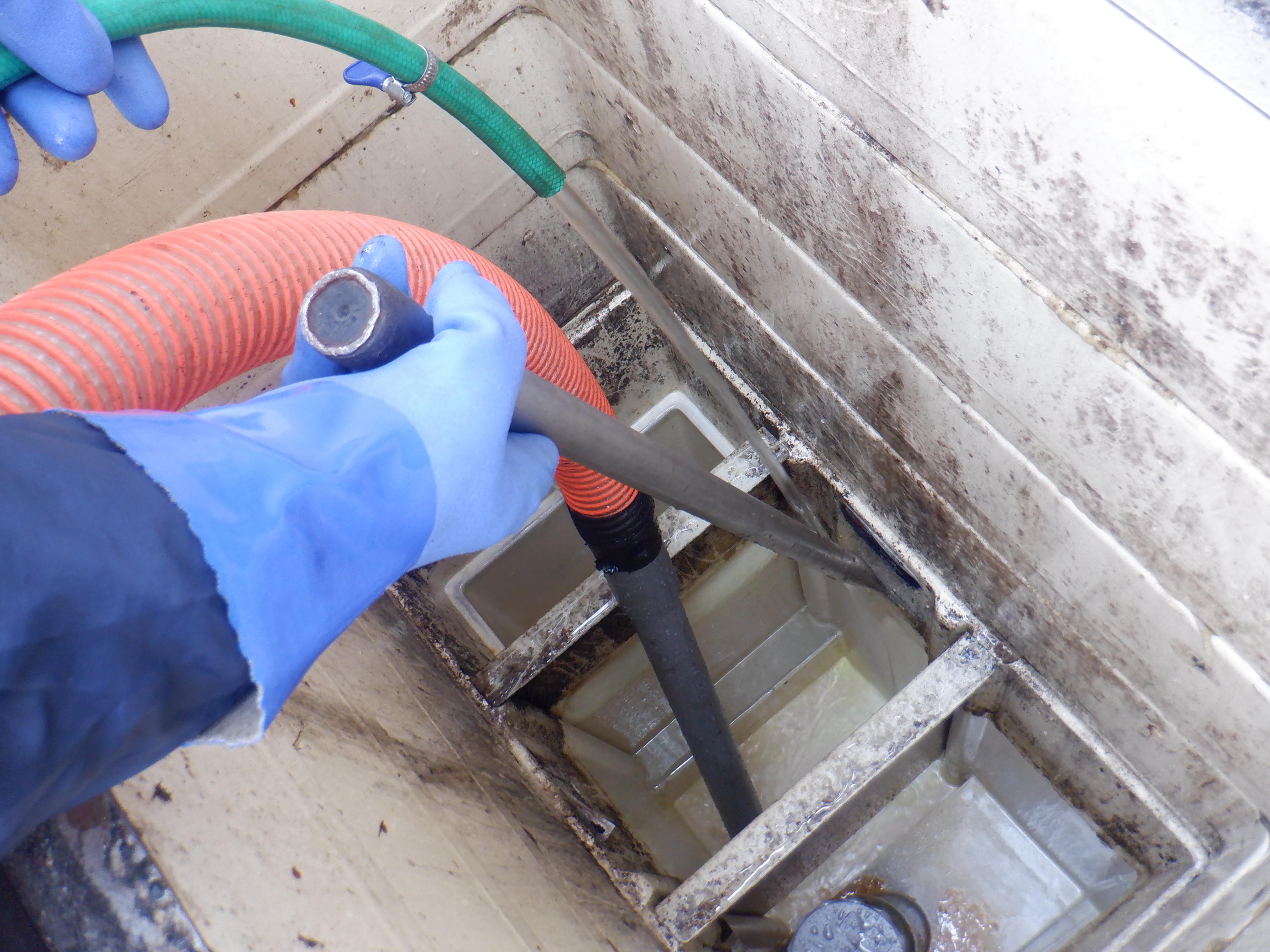 TOP - 有限会社坂井衛生社