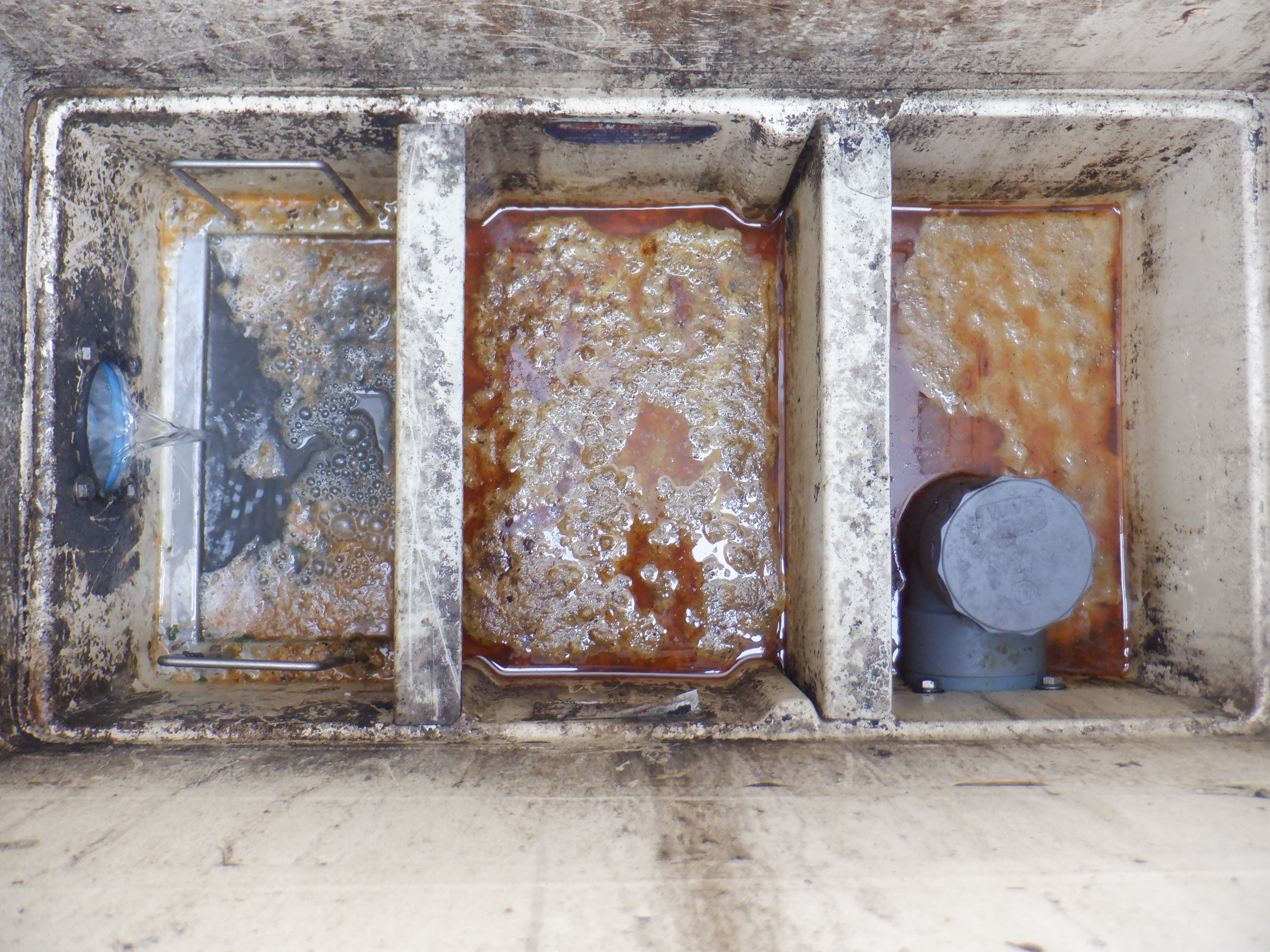 TOP - 有限会社坂井衛生社