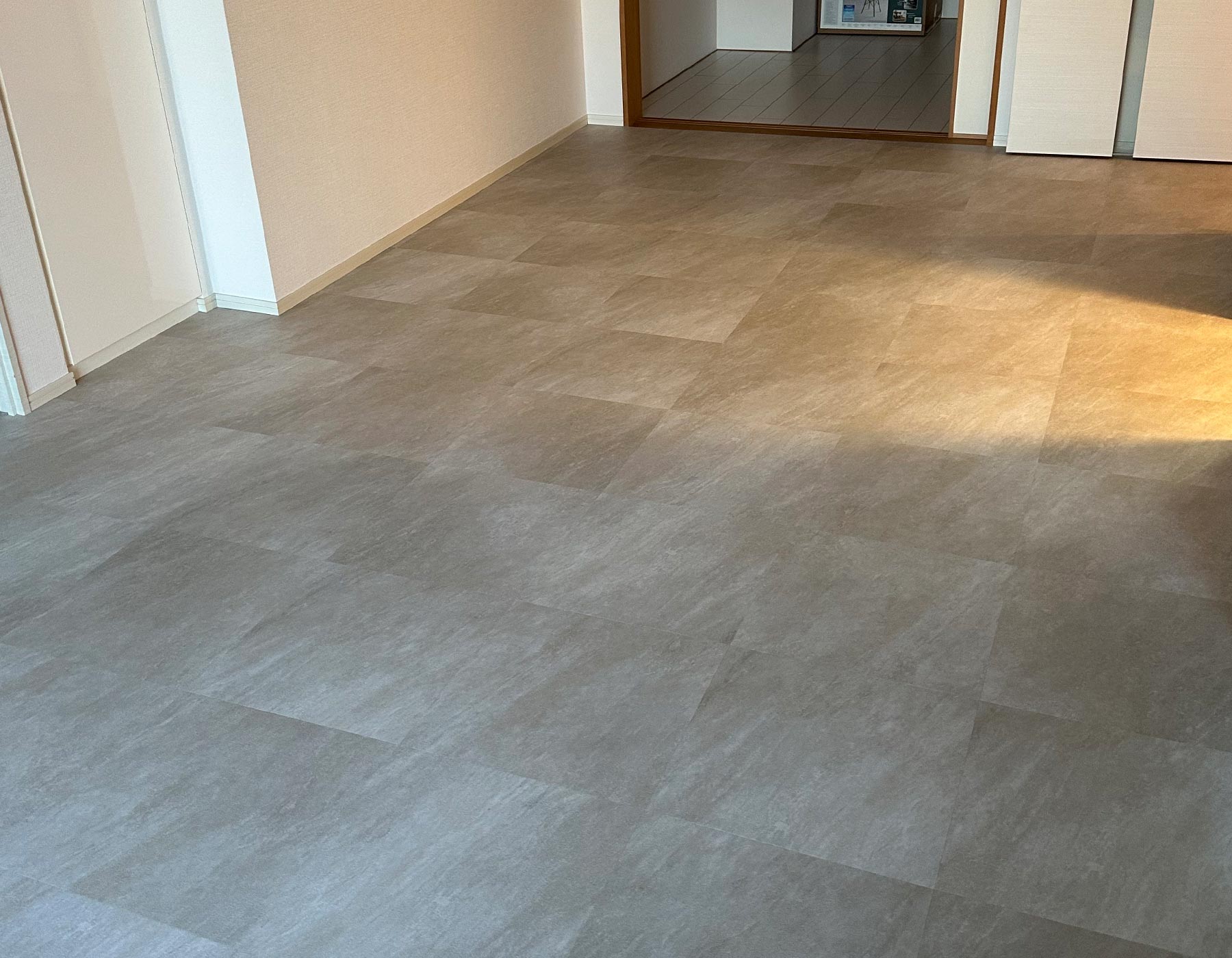 床の張替え施工 - Liberte