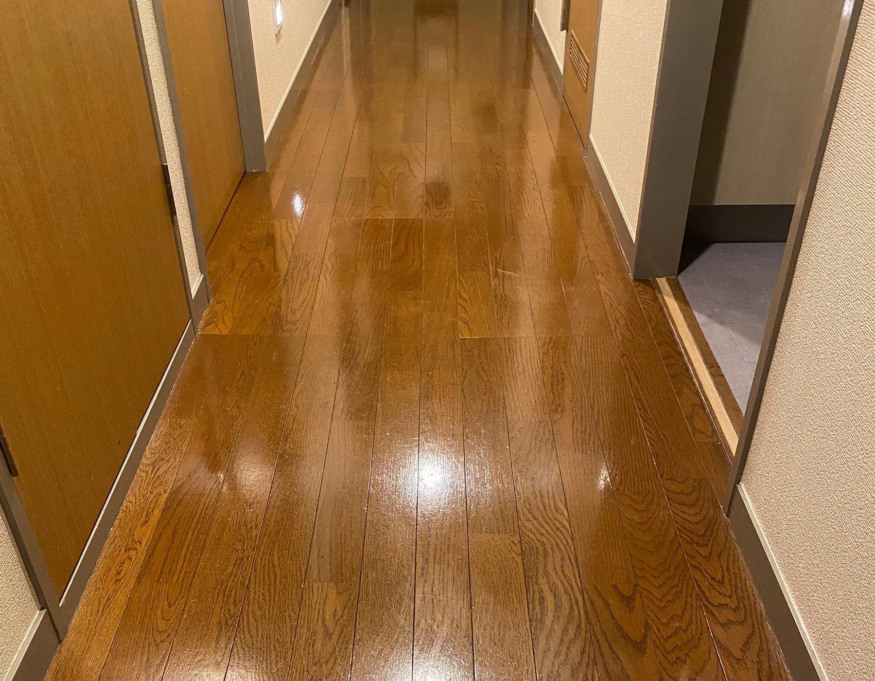 床の張替え施工 - Liberte